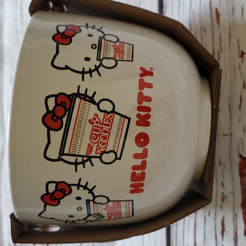 🆕️ SANRIO HELLO KITTY RAMEN BOWL WITH CHOPSTICKS ❤️🤍 - Picture 7 of 8